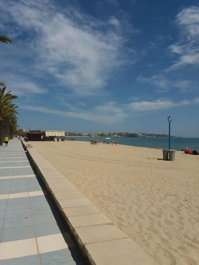 Economico apartamento 2a linea playa Salou